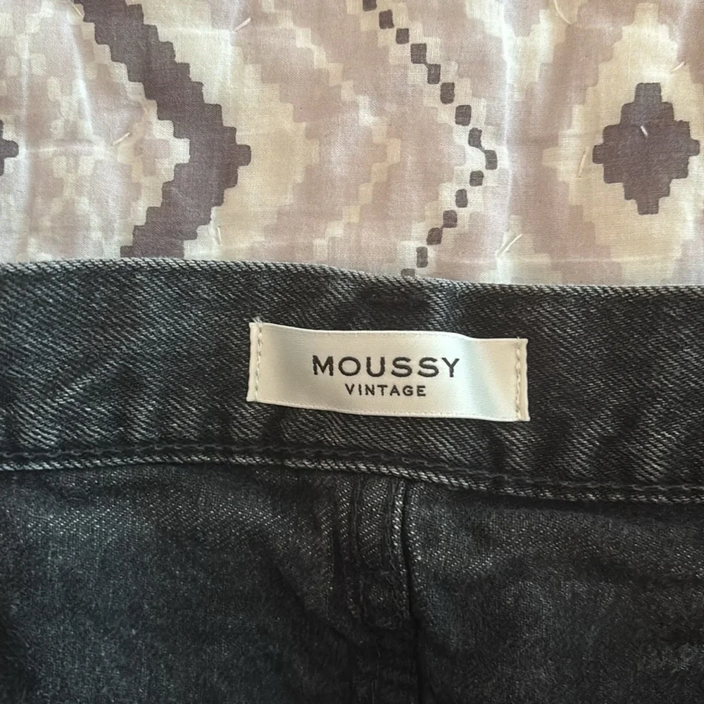 Moussy black denim short